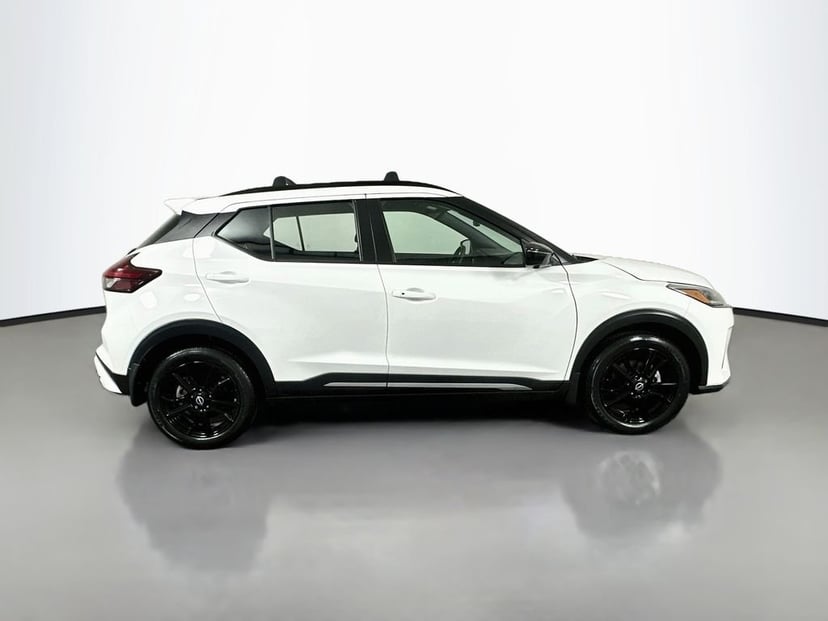 2024 Nissan Kicks - Image 2
