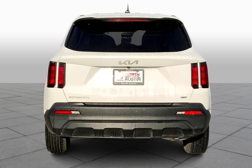 2023 Kia Sorento - Image 3