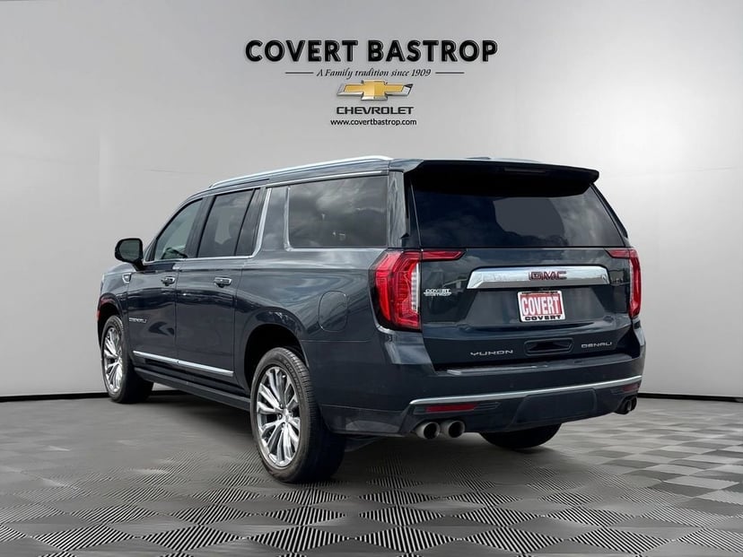 2022 GMC Yukon XL - Image 2