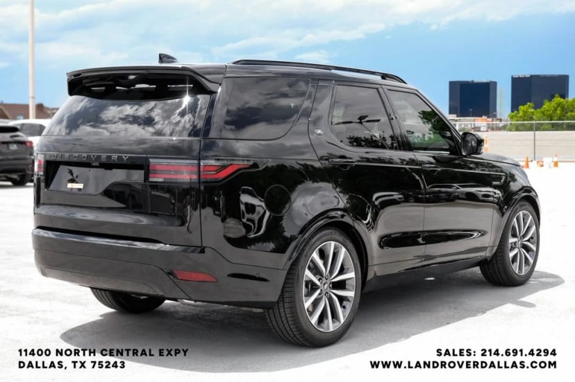 2026 Land Rover Discovery - Image 3