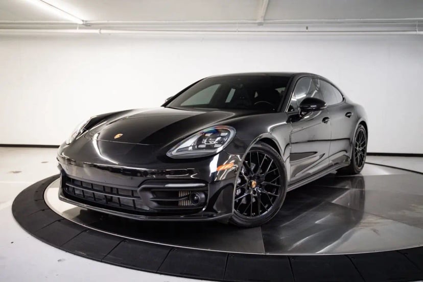 2023 Porsche Panamera - Image 1