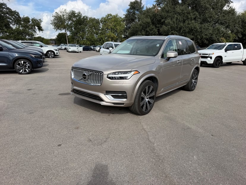 2025 Volvo XC90 - Image 1