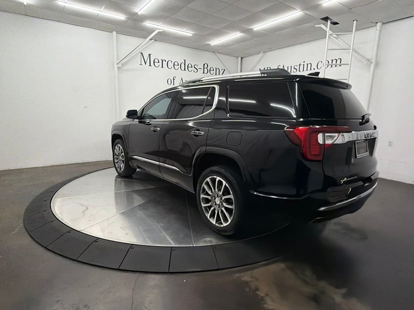 2023 GMC Acadia - Image 3