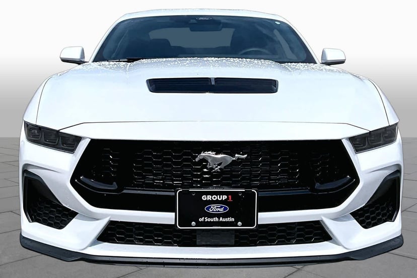 2025 Ford Mustang - Image 3
