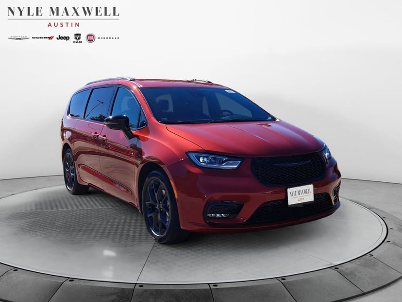 2026 Chrysler Pacifica Select - Image 1