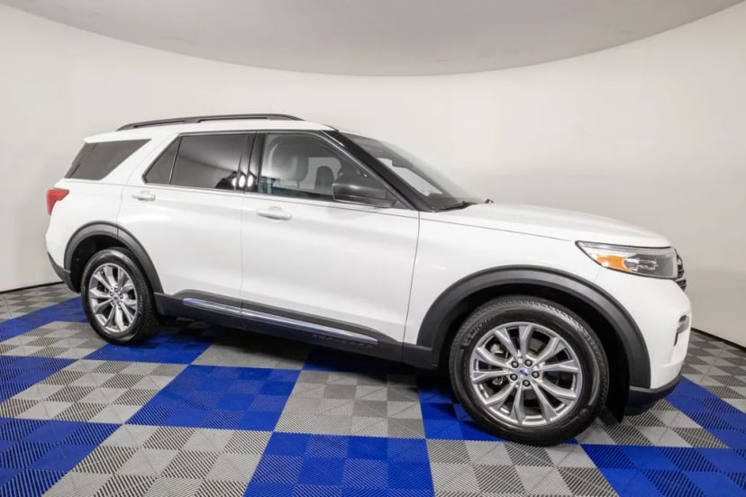 2023 Ford Explorer - Image 2