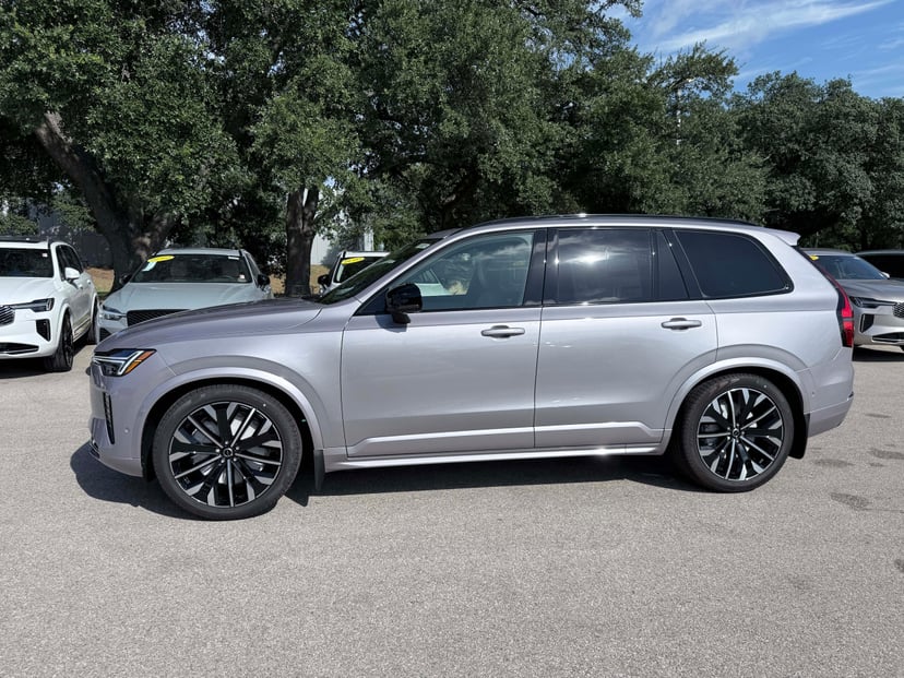 2026 Volvo XC90 - Image 2
