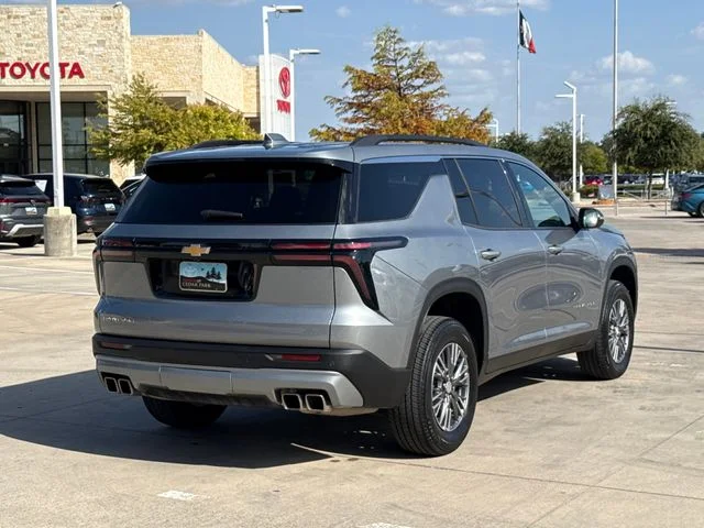 2025 Chevrolet Traverse - Image 2