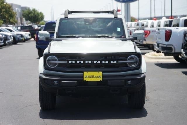 2023 Ford Bronco - Image 3