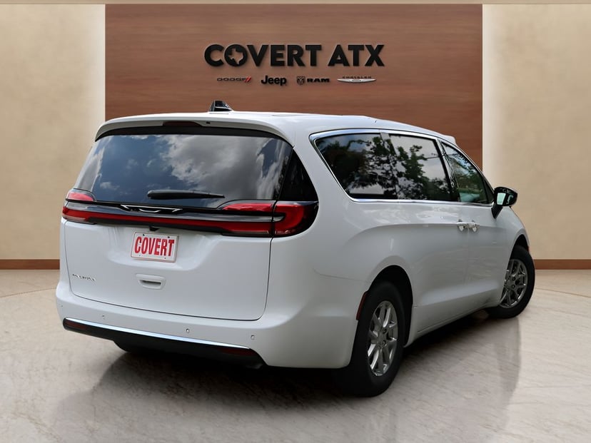 2027 Chrysler Pacifica - Image 3
