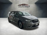 2023 Chrysler Pacifica - Preview 3