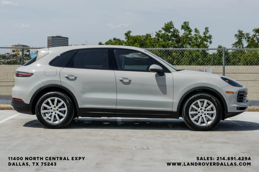 2023 Porsche Cayenne - Image 2