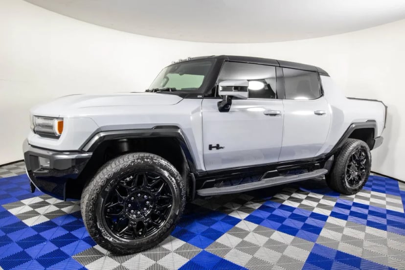 2025 GMC Hummer EV Pickup - Image 1