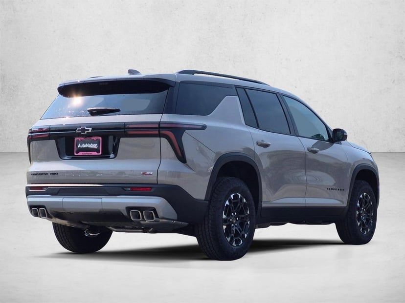 2027 Chevrolet Traverse - Image 3