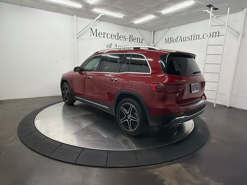 2026 Mercedes-Benz GLB - Image 3