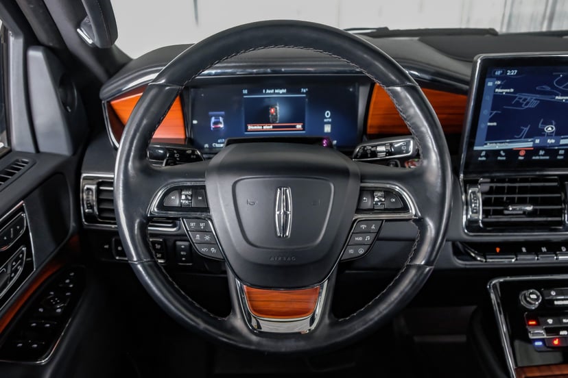 2024 Lincoln Navigator - Image 2