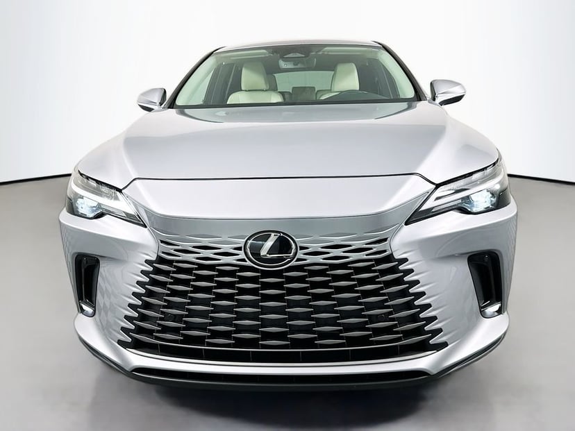 2023 Lexus RX - Image 3