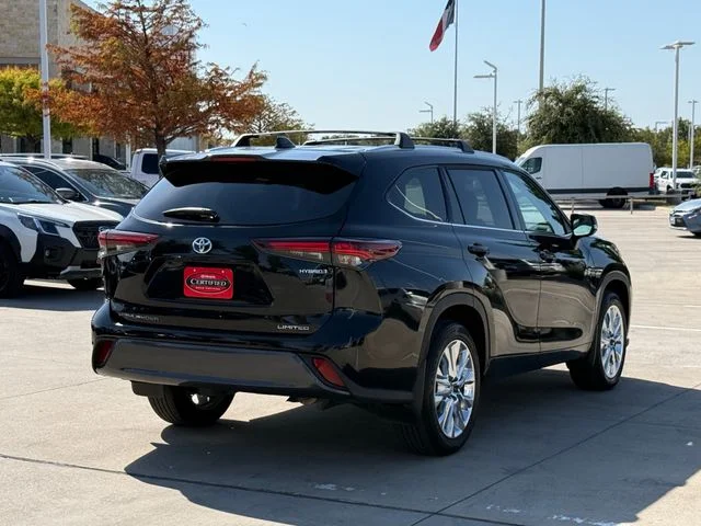 2024 Toyota Highlander - Image 2