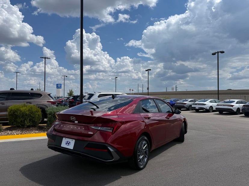 2024 Hyundai Elantra - Image 3