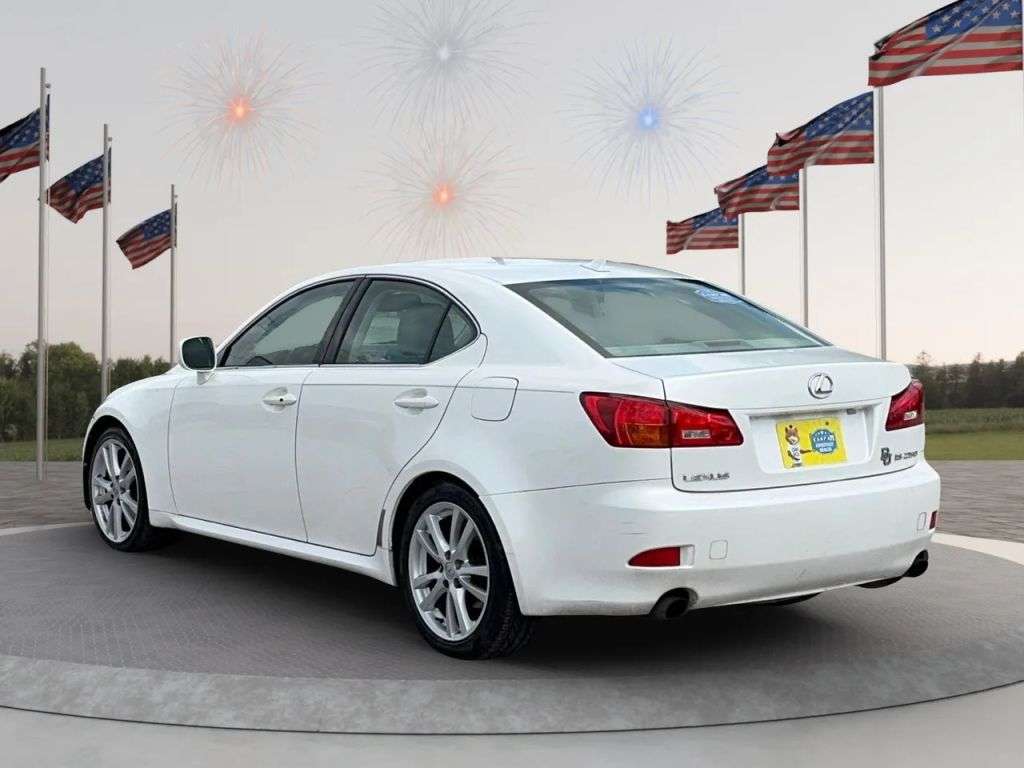 2007 Lexus IS - Image 2