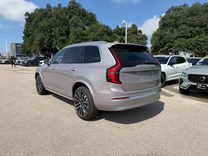 2026 Volvo XC90 - Image 3