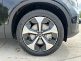 2025 Volvo XC40 - Preview 5