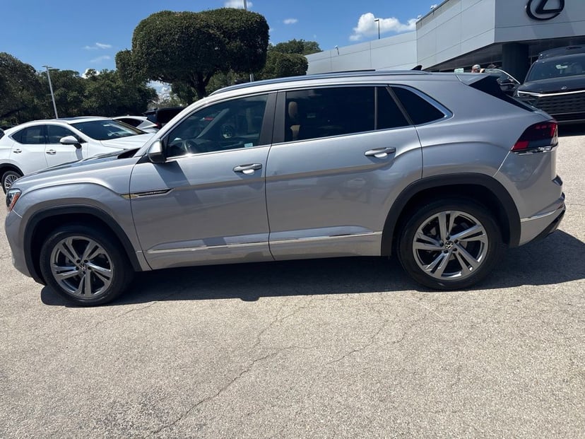 2024 Volkswagen Atlas - Image 1