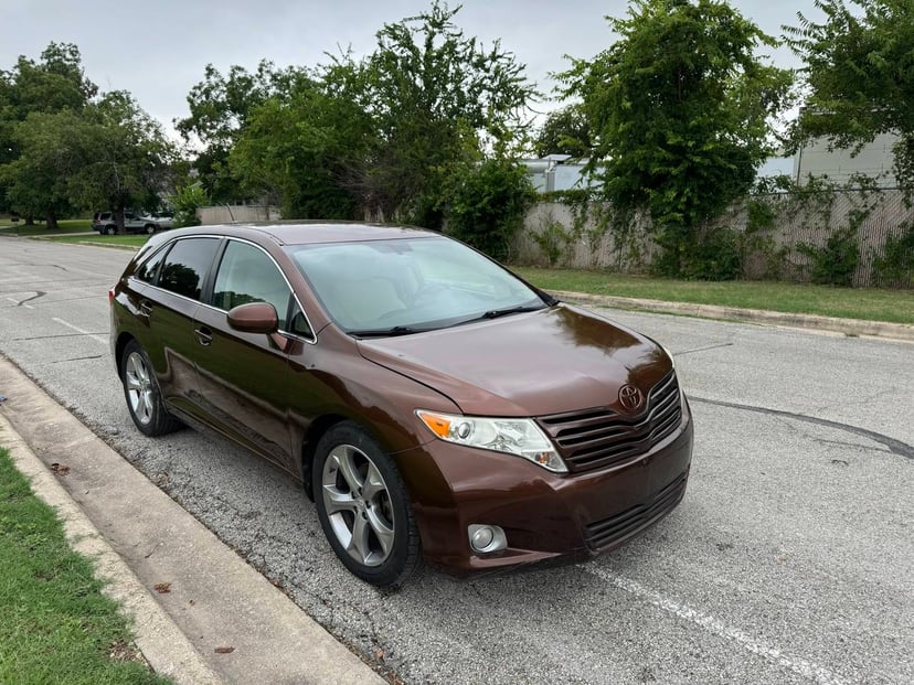 2010 Toyota Venza - Image 1