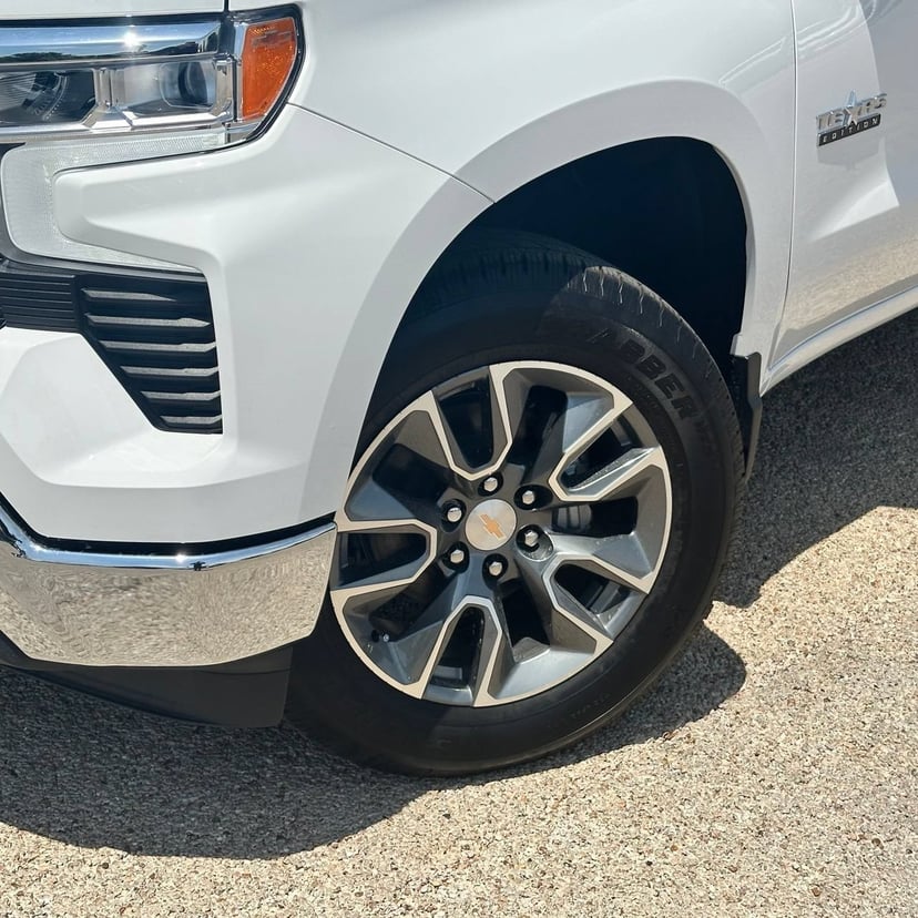 2026 Chevrolet Silverado 1500 - Image 3