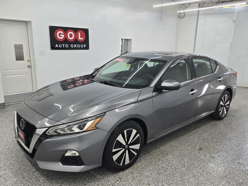 2022 Nissan Altima - Image 1