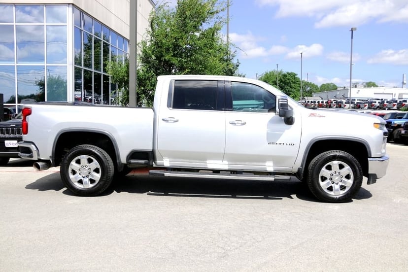 2020 Chevrolet Silverado - Image 2