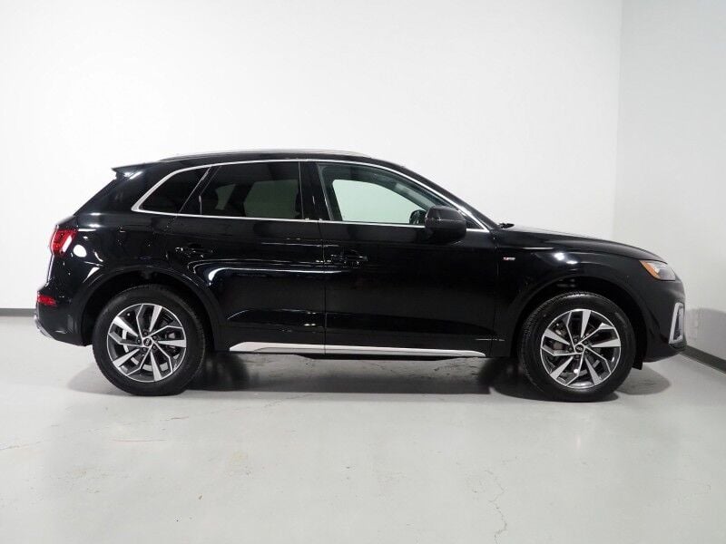 2023 Audi Q5 S line Premium Plus 45 TFSI Quattro - Image 2