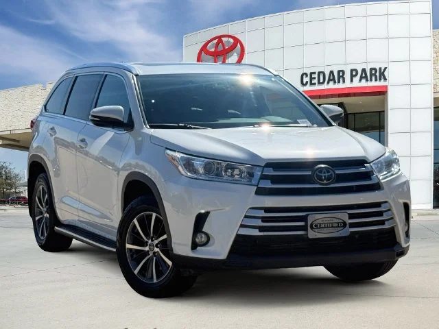 2018 Toyota Highlander - Image 1
