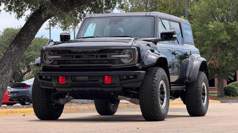 2024 Ford Bronco - Image 2