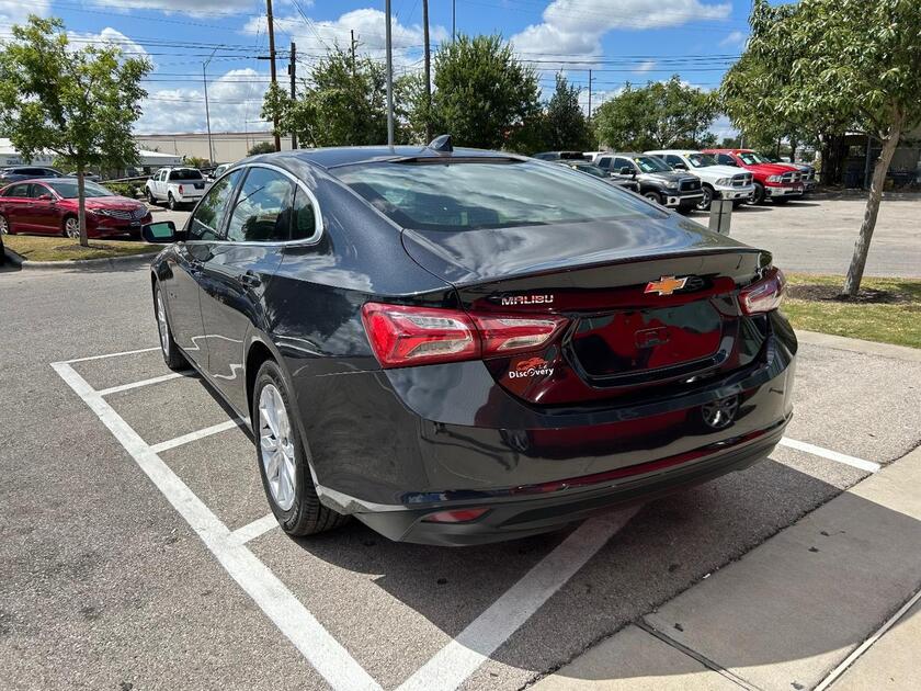2022 Chevrolet Malibu - Image 3