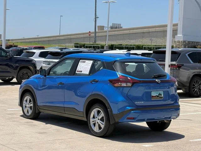 2025 Nissan Kicks Play - Image 2