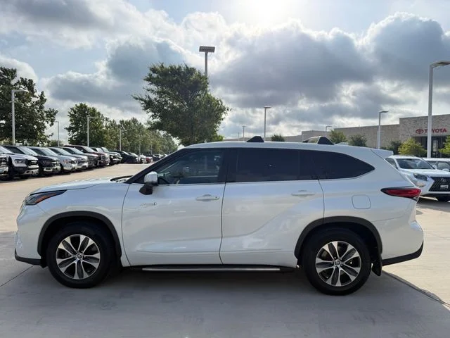 2021 Toyota Highlander - Image 3