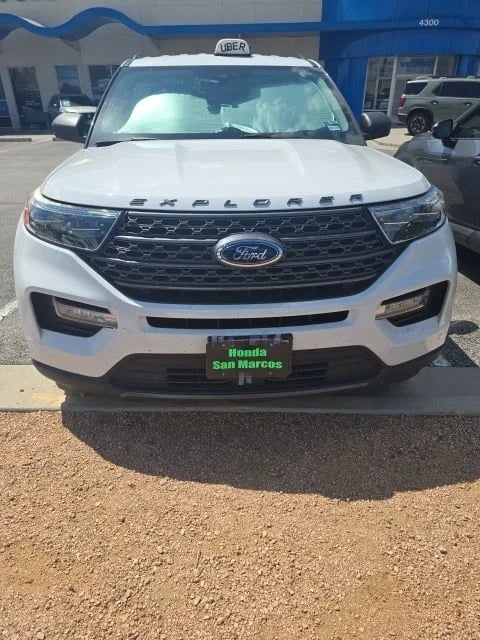 2021 Ford Explorer XLT 4D Sport Utility Oxford White - Image 2