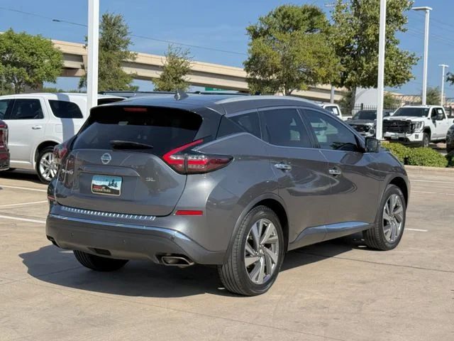 2019 Nissan Murano - Image 2