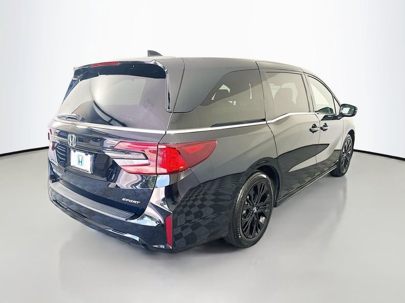 2025 Honda Odyssey - Image 3