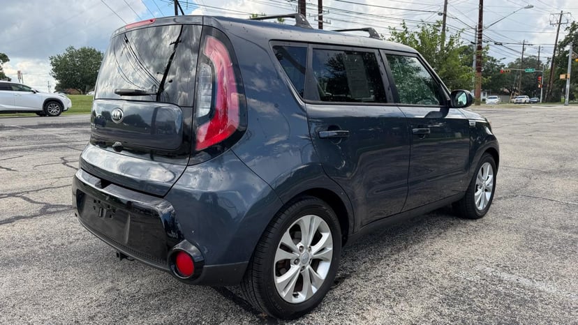 2016 Kia Soul - Image 2