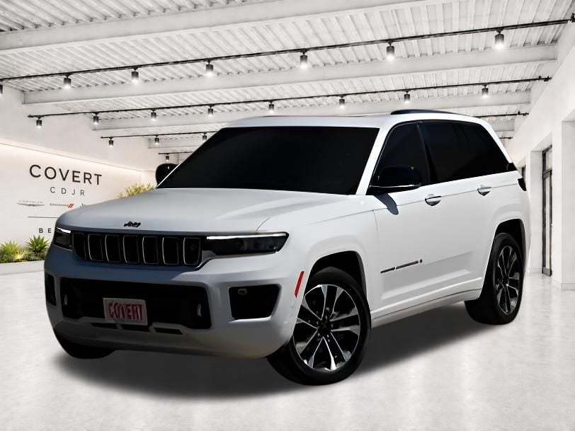 2024 Jeep Grand Cherokee Overland - Image 2