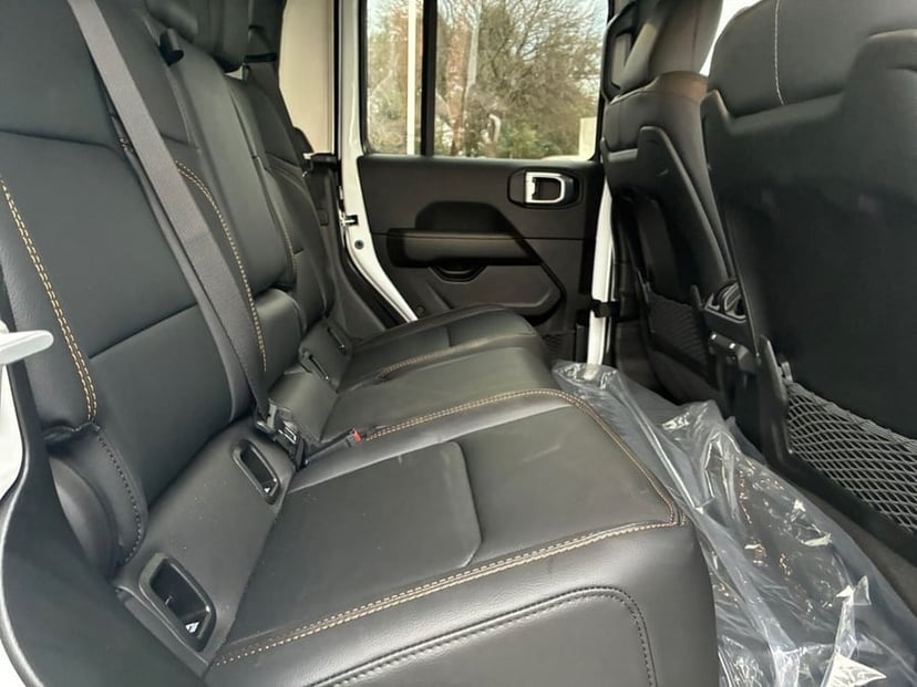 2026 Jeep Gladiator - Image 3