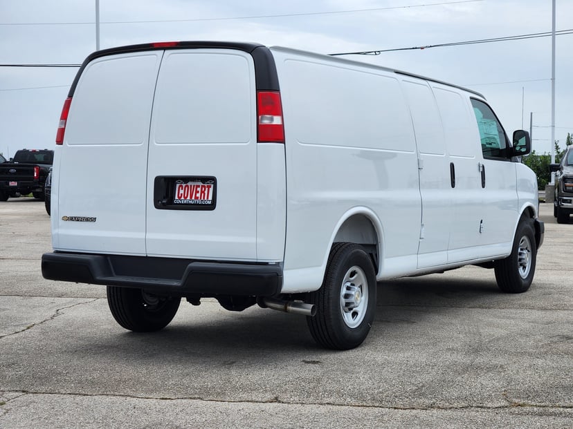 2026 Chevrolet Express Cargo - Image 3