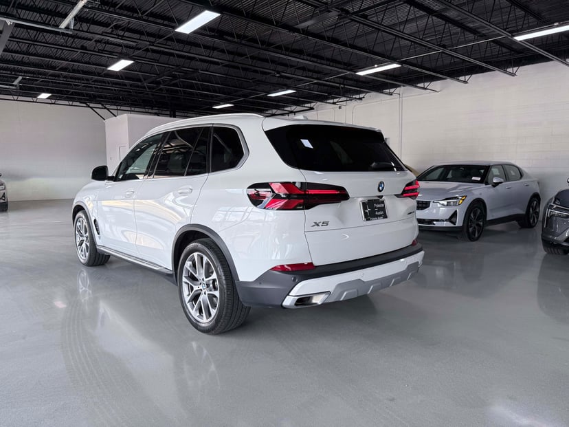 2026 BMW X5 - Image 3