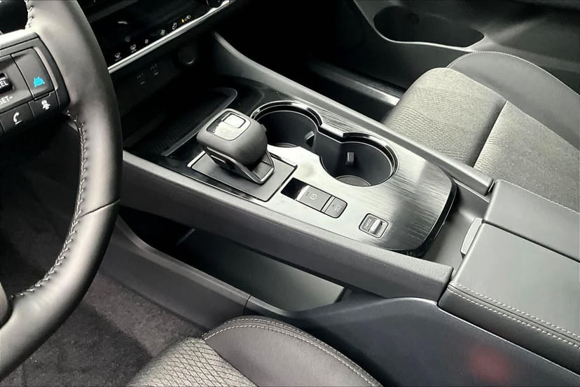 2026 Nissan Rogue - Image 3