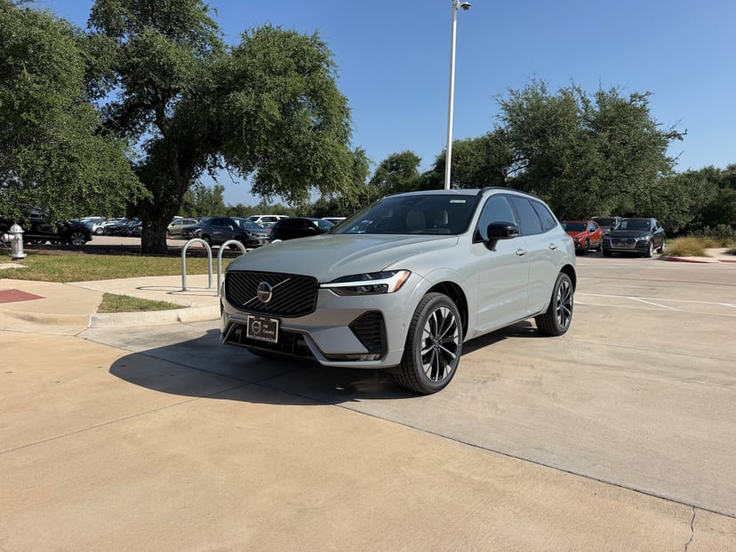 2026 Volvo XC60 - Image 1