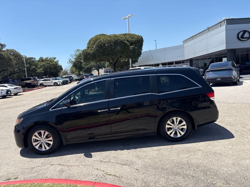 2016 Honda Odyssey - Image 2