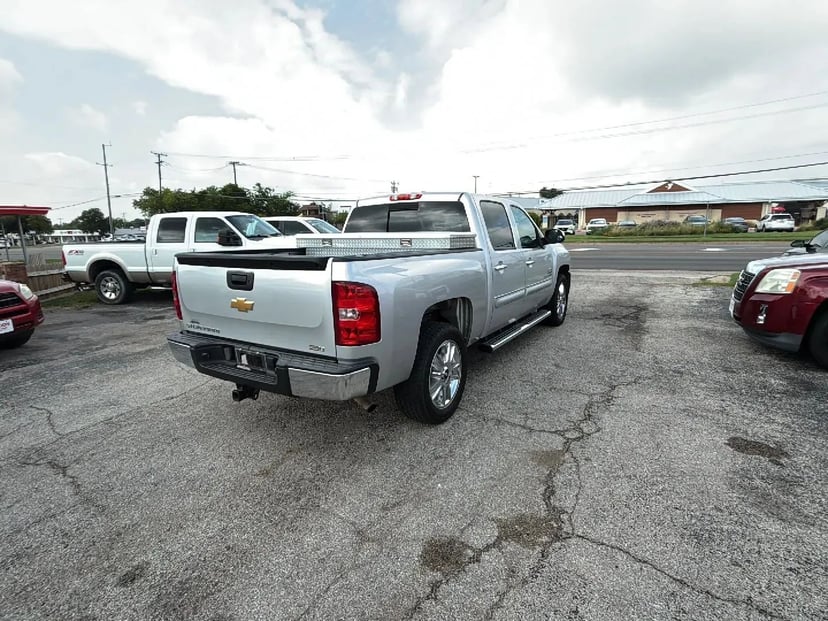 2013 Chevrolet Silverado - Image 3