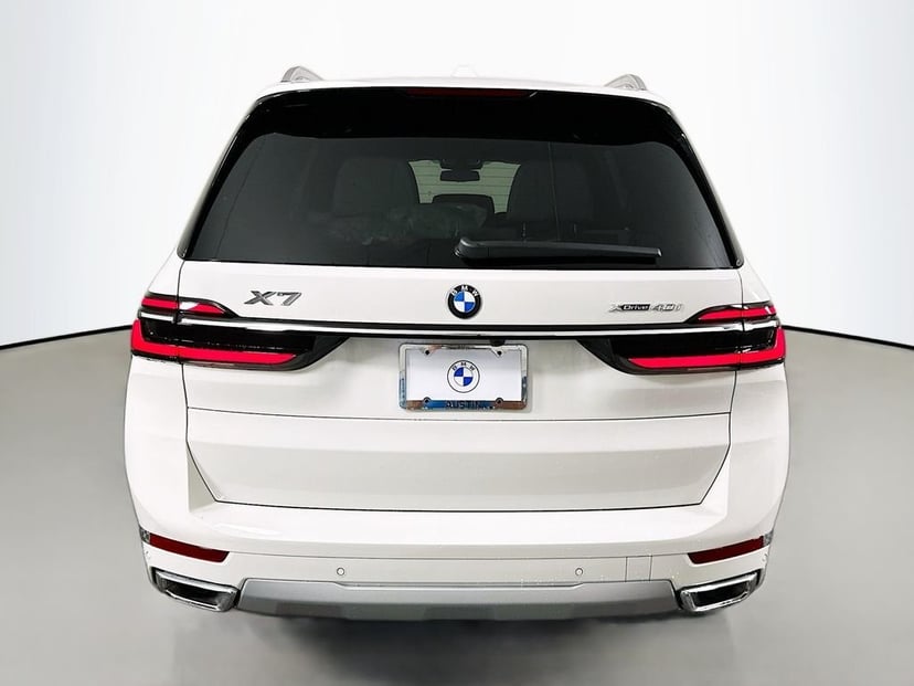 2026 BMW X7 - Image 3